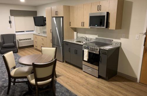 Marlborough Hotel | Residences at Solomon Pond