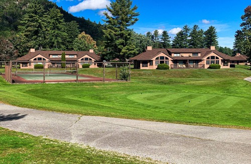Woodstock Condo | Resort condo & studio with hot tub, seasonal pools, rec center, golf, tennis