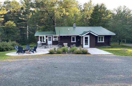 Grantsburg House | Restful Retreat