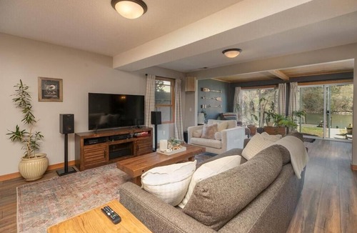 Wabasha County Cabin | Restore & Recharge at the lake! 25 minutes to Mayo/Rochester, MN
