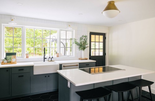 Stowe Area House | Restored VT Farmhouse | Porch, Hot Tub + Shuttle