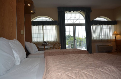 Alexandria Bay Resort | Riveredge Resort