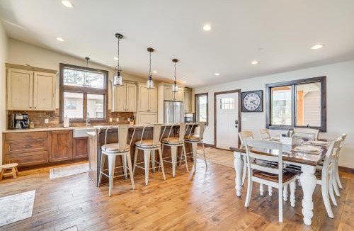 Wabasha House | Riverfront Home with Yard Games in Wabasha!