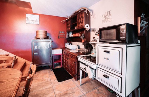 Colfax House | Riverfront Views!