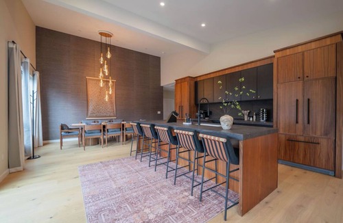 Hunter House | Riverside Hot Tub, Sauna & Resort Access