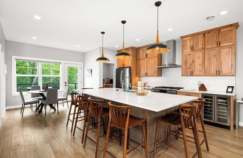 Duluth House | RiverWest Alpine - Base Spirit Mtn.- Dog Friendly - Sauna