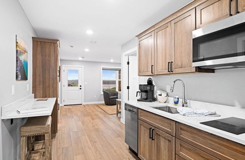 Duluth Apartment | RiverWest Trails End Chalet -New-Base Spirit Mtn - 20% off Bike Rentals