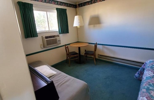 Raton Hotel | Robin Hood Motel