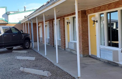 Raton Hotel | Robin Hood Motel