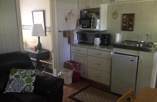 Alexandria Bay Hotel | Rock Ledge Motel