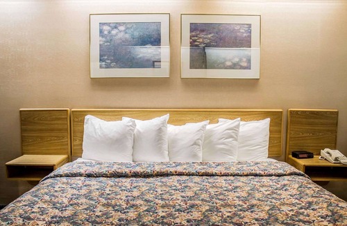 Colby Hotel | Rodeway Inn Abbotsford