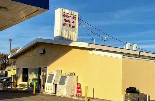 McDermitt Hotel | Rodeway Inn