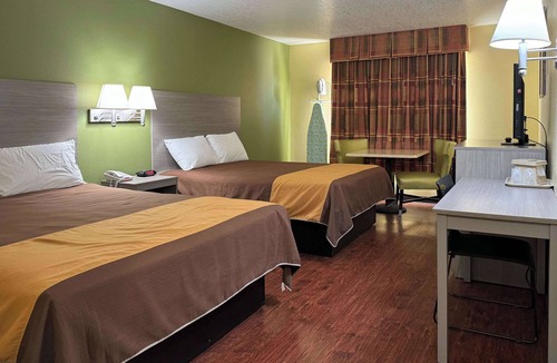 Moriarty Hotel | Rodeway Inn