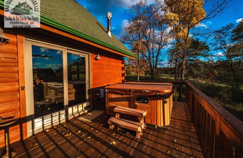 De Soto Cabin | Romantic Log Cabin Hideaway, Hot tub nestled Near the Scenic Mississippi River!