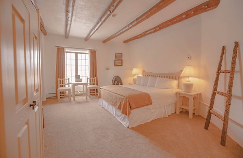 Taos Apartment | Room 2 - Mountain View King Suite