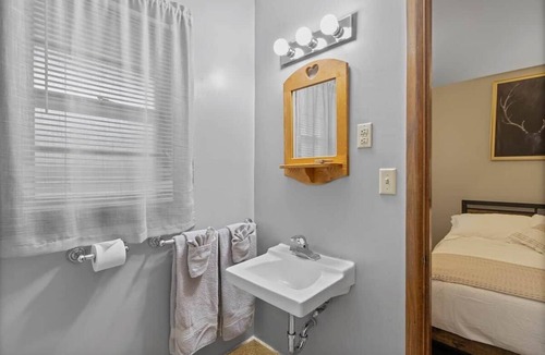 Montello House | Room 4, Kozy Rest Motel
