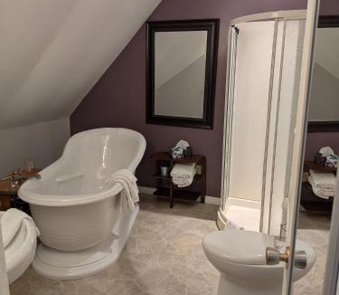 Gananoque Bed & Breakfast | Ruby Manor Bed & Breakfast
