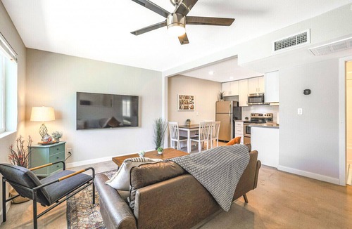 Camelback East Condo | Rustic 2 Bedroom Canyon Suite Biltmore Camelback