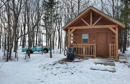 Rochester Cabin | RUSTIC CABIN IN THE WOODS, 5 MIN TO ROCHESTER