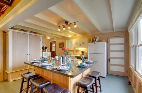 Malletts Bay Cabin | Rustic Cliff-top Cabin at the Tip of Lake Champlain's Barney Point