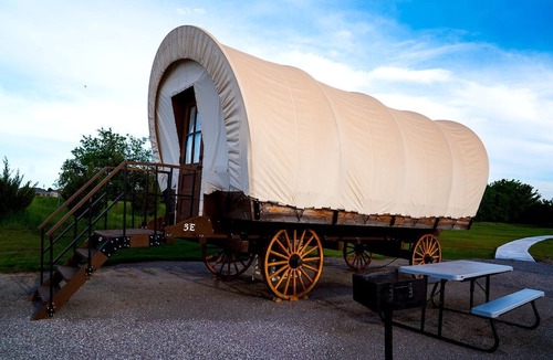 South Oklahoma City House | Rustic Conestoga Glamping Covered Wagon for Amazing Getaways to Oklahoma Farm
