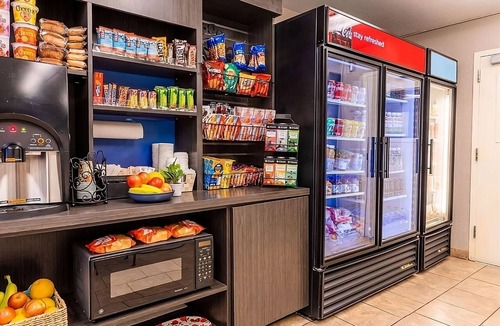 Central Oklahoma City Hotel | Rustic Elegance in the Heartland! 2 Modern Units, Full Kitchen, Pets Allowed!