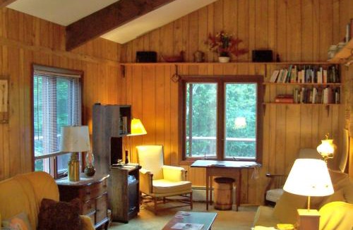 Franconia House | Rustic Escape