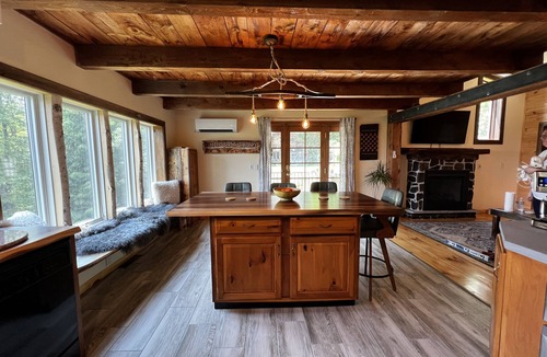Florence Cottage | Rustic Mountain View Cottage