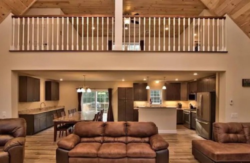 Tafton House | Rustic Private Manor Retreat In Tafton Near Lake!