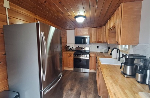 Maple View House | Rustic Riverside Charm and Exclusive Fishing Access!