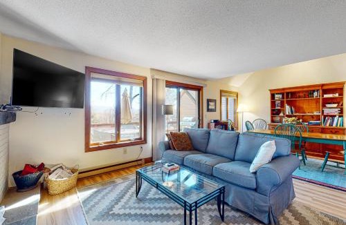 Quechee House | Saltbox 12F