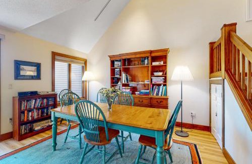 Quechee House | Saltbox 12F