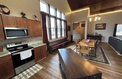Markville House | Sanctuary Parish 18Ft ceilings, 5 bedrooms, & 3 baths