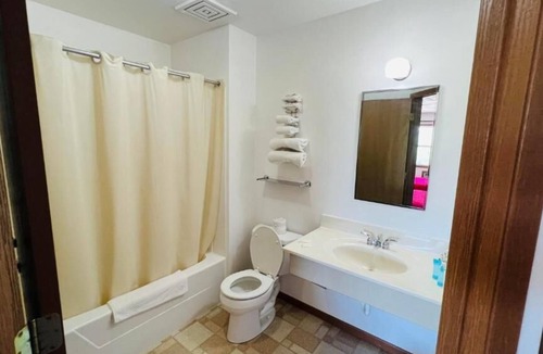 Boscobel Hotel | SANDS MOTEL