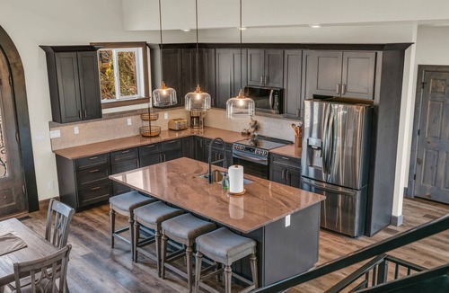 Orderville House | Sandstone Pointe: Luxe Zion and Bryce