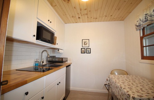 Long Lake Hotel | Sandy Point Motel