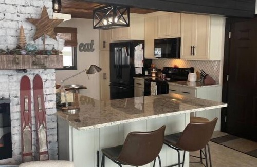 Shell Lake House | Sandy Shell Lake Shining Bright