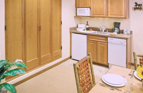 Taos House | Sangre de Cristo Mountains, Art Galleries, Tex-Mex Cuisine Galore!