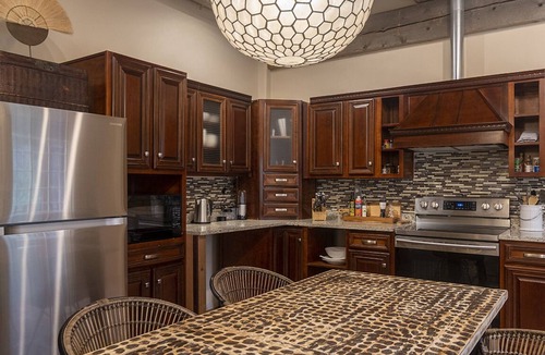 North Hills House | Santa Fe Dream, Across the street from 10,000 Waves!!! King Bedroom