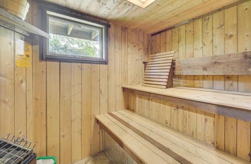 Sand Creek House | Sauna and Porch Writers Croft of Otter Creek Gem