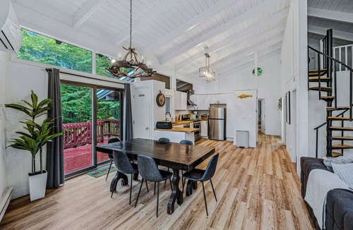 West Hartford House | Sauna, Hot Tub, Game Room - The Gathering Place
