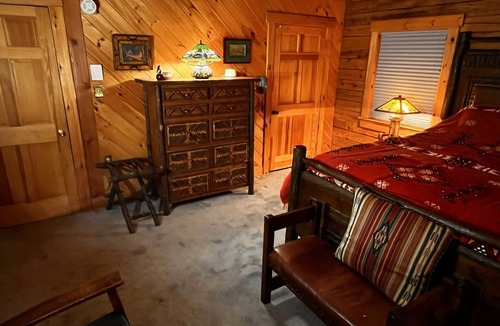 Vermontville Cabin | SCENIC ADIRONDACK LAKEFRONT LOG HOME, TWO SKI MOUNTAINS, SNOWMOBILE TRAILS