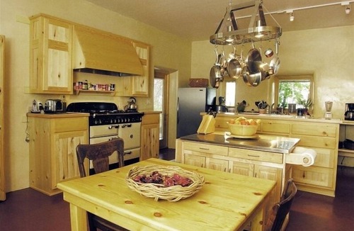 Truchas House | Scenic Southwest Style Mountain Retreat, Close to Santa Fe & Taos