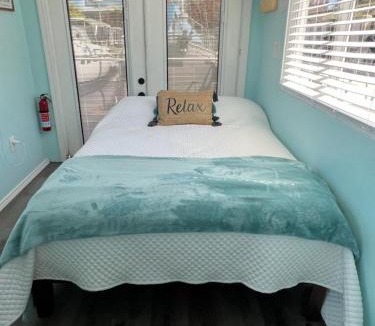 Merritt Island Boat Rental | Seaside Escape A Cozy Houseboat