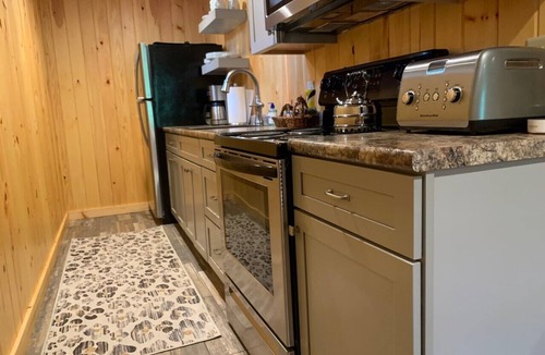 Wilmington Apartment | Seasonal Rental Available - One-Bedroom Apartment in Wilmington, VT