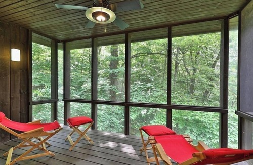 Plymouth House | Secluded 2600 sq ft home 15 min from Okemo+Killington