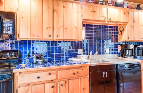 Angel Fire House | Secluded and rustic home with heated deck - lake & golf nearby