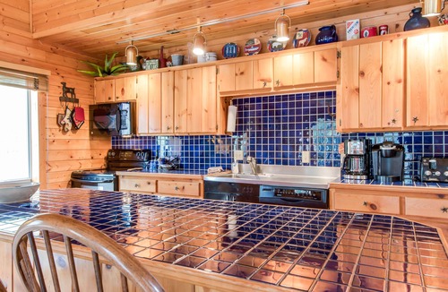 Angel Fire House | Secluded and rustic home with heated deck - lake & golf nearby