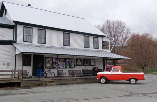South Royalton Cabin | Secluded and Serene - GET AWAY FROM IT ALL! Barnard, VT
