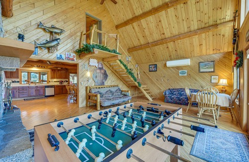 Finlayson Cabin | Secluded Log Cabin < 1 Mi to Munger State Trail!